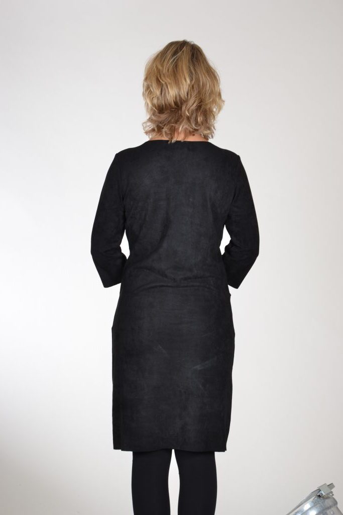 Fysica Dalset Nageslacht Mi Piace jurk suedine zwart achterkant - JippieJurk